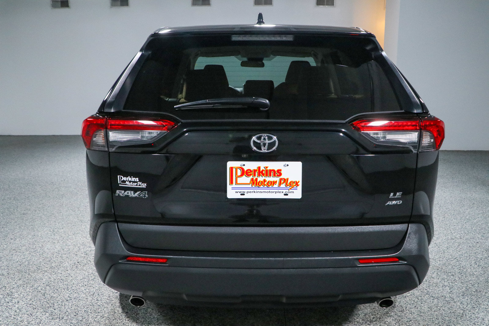 Used 2023 Toyota RAV4 LE AWD/4WD image 8