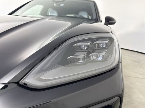 New 2026 Porsche Cayenne image 11