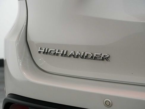 Used 2016 Toyota Highlander Limited FWD image 11