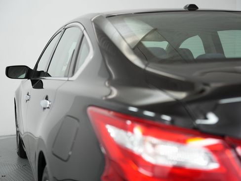 Used 2017 Nissan Altima 2.5 SV image 59