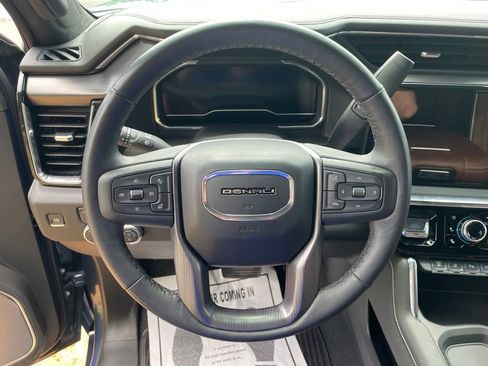 Used 2025 GMC Sierra 2500 Denali Ultimate AWD/4WD image 16