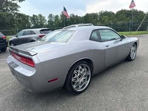 Used 2013 Dodge Challenger R/T RWD image 4