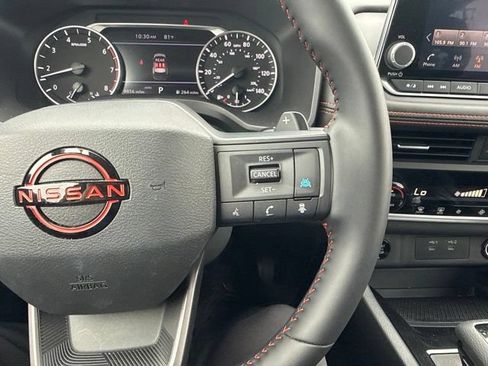 Used 2025 Nissan Rogue SV AWD/4WD image 29