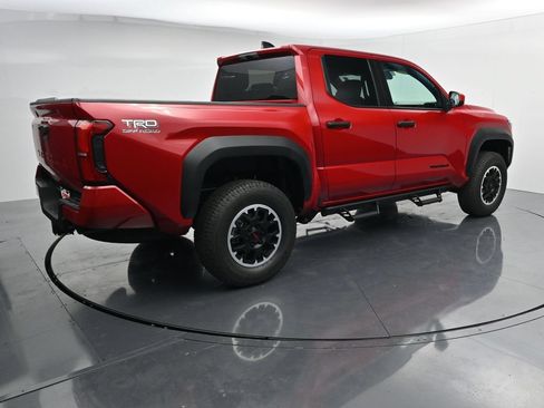 Used 2026 Toyota Tacoma TRD Off-Road AWD/4WD image 8