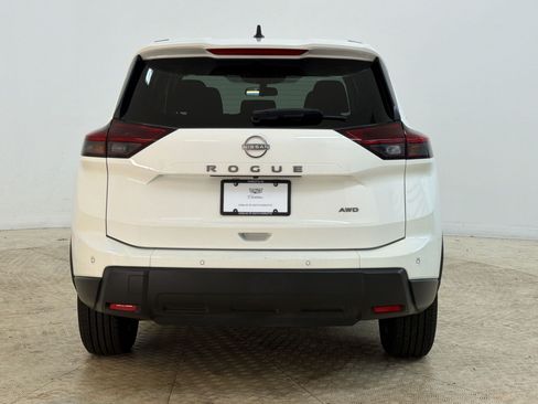 Used 2024 Nissan Rogue S AWD/4WD image 10