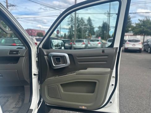 Used 2006 Honda Ridgeline RT image 23