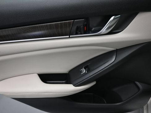 Used 2018 Honda Accord EX-L image 34