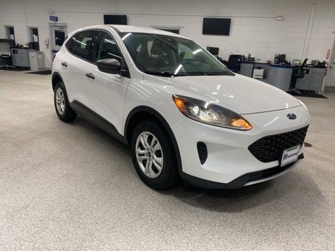 Used 2022 Ford Escape S image 3