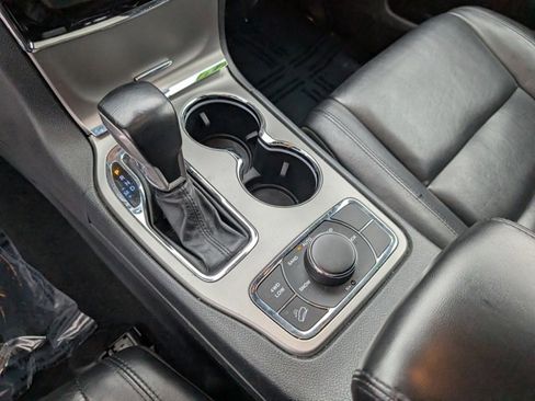 Used 2020 Jeep Grand Cherokee Limited w/ Premium Lighting Group image 18