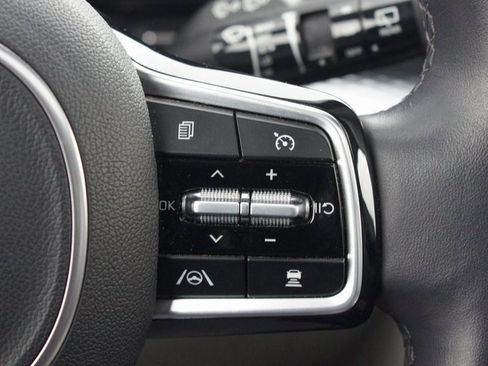 Used 2024 Kia Carnival SX Prestige image 12