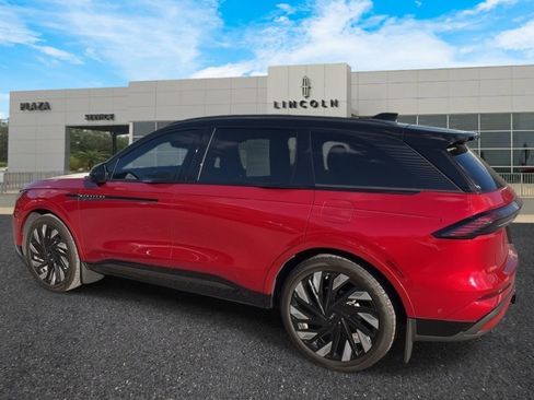 Used 2024 Lincoln Nautilus Reserve w/ Equipment Group 202A image 4