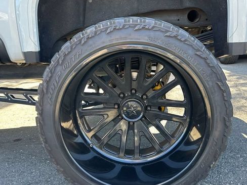 Used 2020 GMC Sierra 2500 Denali w/ Denali Ultimate Package AWD/4WD image 21