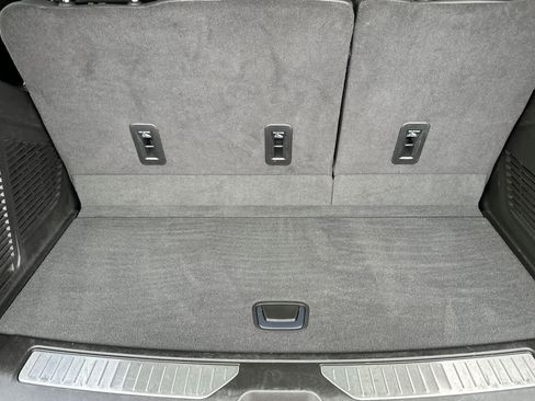 Used 2024 Chevrolet Tahoe Premier w/ Premium Package image 16