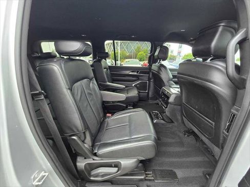 Used 2024 Jeep Wagoneer Series II AWD/4WD image 12