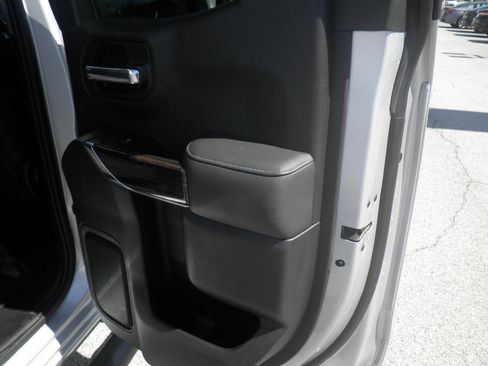 Used 2019 GMC Sierra 1500 SLE w/ SLE Value Package AWD/4WD image 24