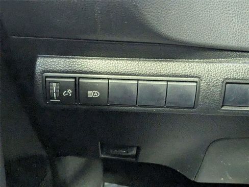 Used 2021 Toyota Corolla SE w/ SE Premium Package image 16