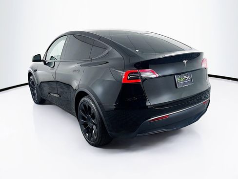 Used 2024 Tesla Model Y Long Range RWD image 5