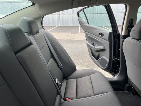 Used 2025 Nissan Altima 2.5 SV image 38