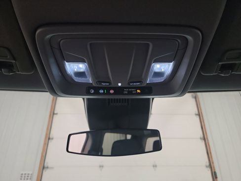 Used 2024 GMC Sierra 1500 SLE image 28