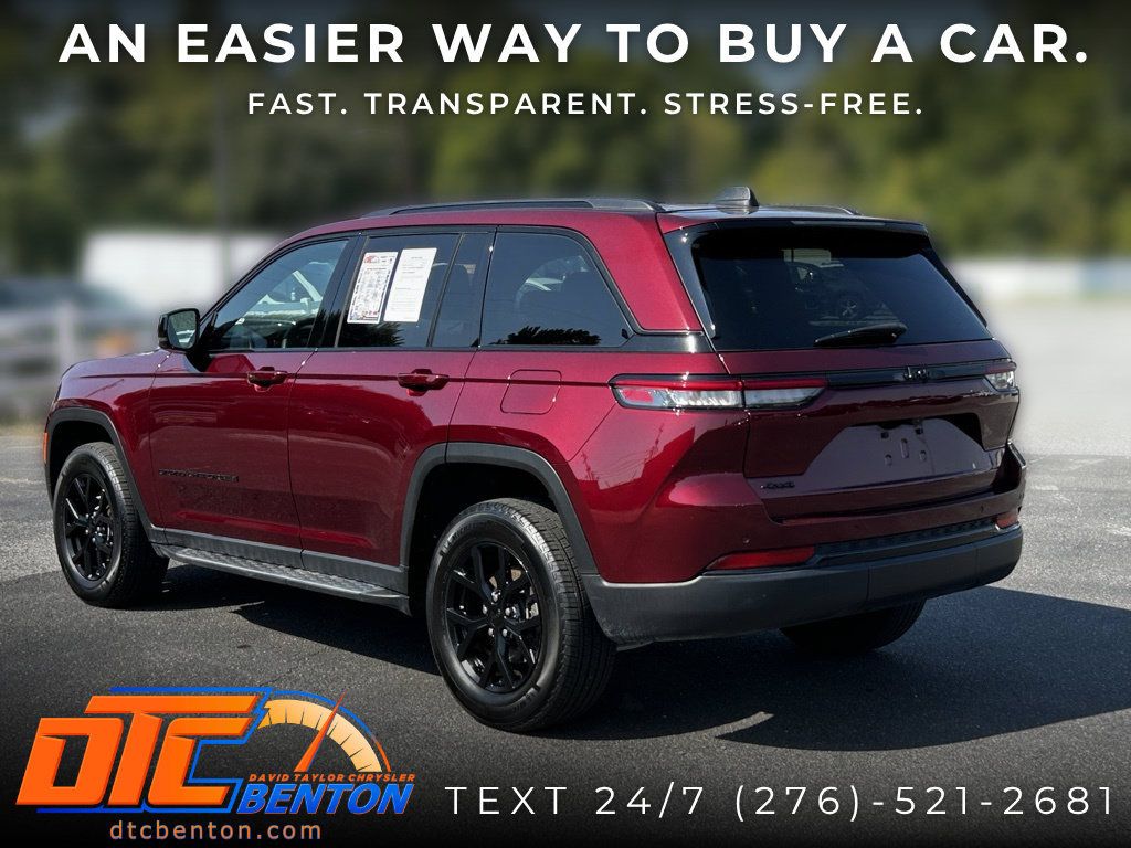 Used 2025 Jeep Grand Cherokee Altitude AWD/4WD image 5