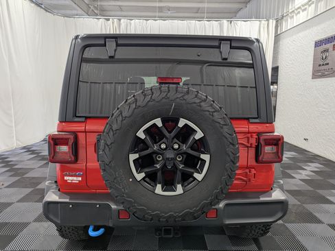 Used 2024 Jeep Wrangler Unlimited Rubicon 4xe AWD/4WD image 9