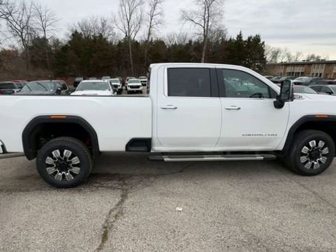 New 2026 GMC Sierra 3500 Denali image 9