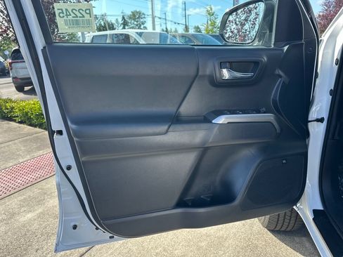 Used 2023 Toyota Tacoma Limited AWD/4WD image 11