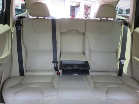 Used 2015 Volvo XC60 T6 Premier Plus AWD/4WD image 23