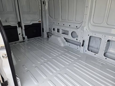 New 2026 Ford Transit 250 148 Medium Roof RWD image 18