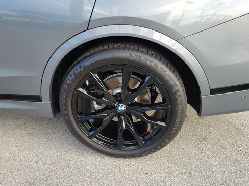 Used 2023 BMW X7 xDrive40i w/ M Sport Package AWD/4WD image 30