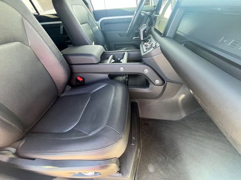 Certified 2024 Land Rover Defender 130 X-Dynamic SE image 23