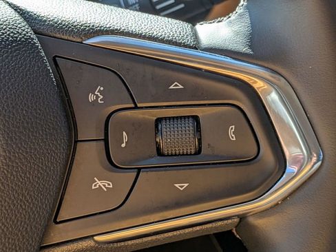 Used 2025 Chevrolet Trax LT FWD image 20