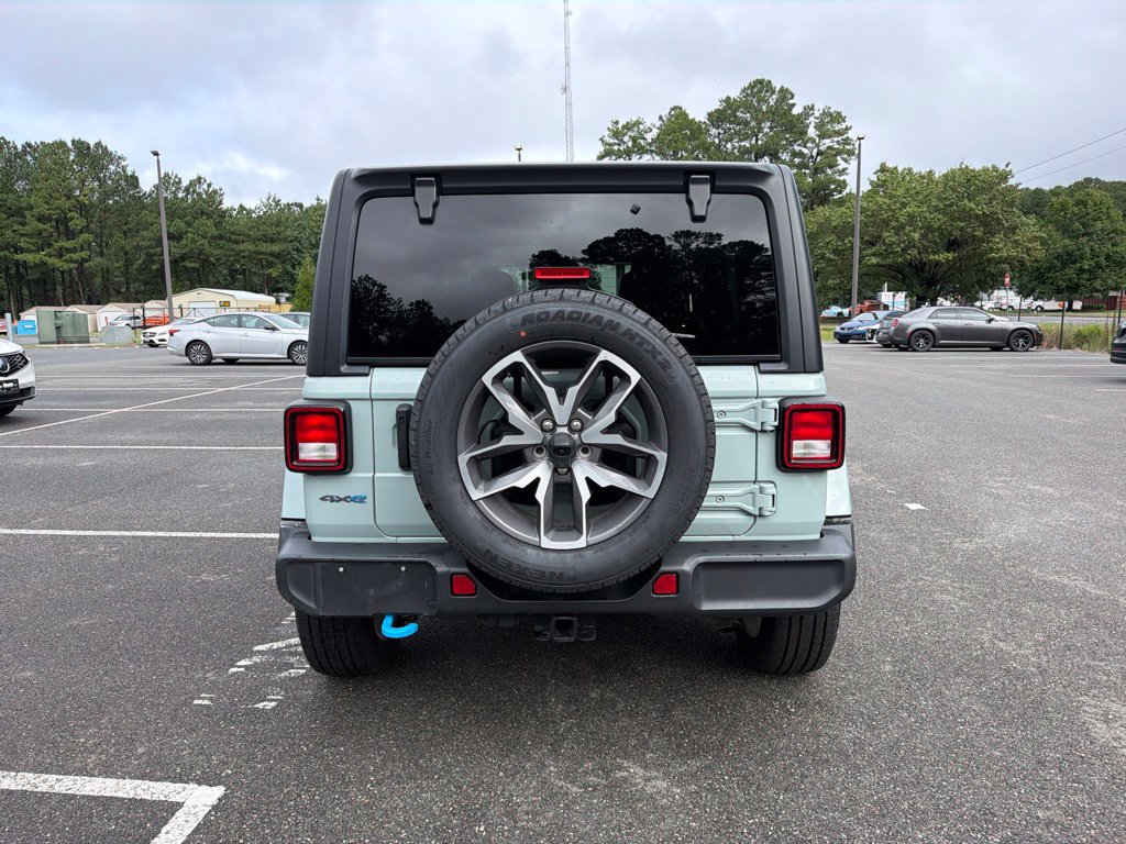 Used 2024 Jeep Wrangler Unlimited w/ Convenience Group AWD/4WD image 6