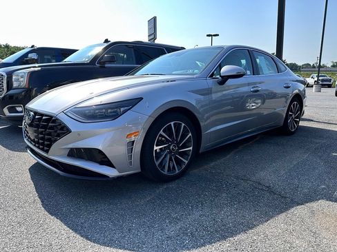 Used 2023 Hyundai Sonata Limited FWD image 2