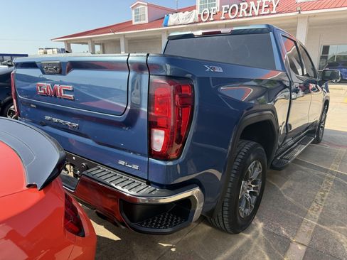 Used 2024 GMC Sierra 1500 SLE w/ X31 Off-Road Package AWD/4WD image 3