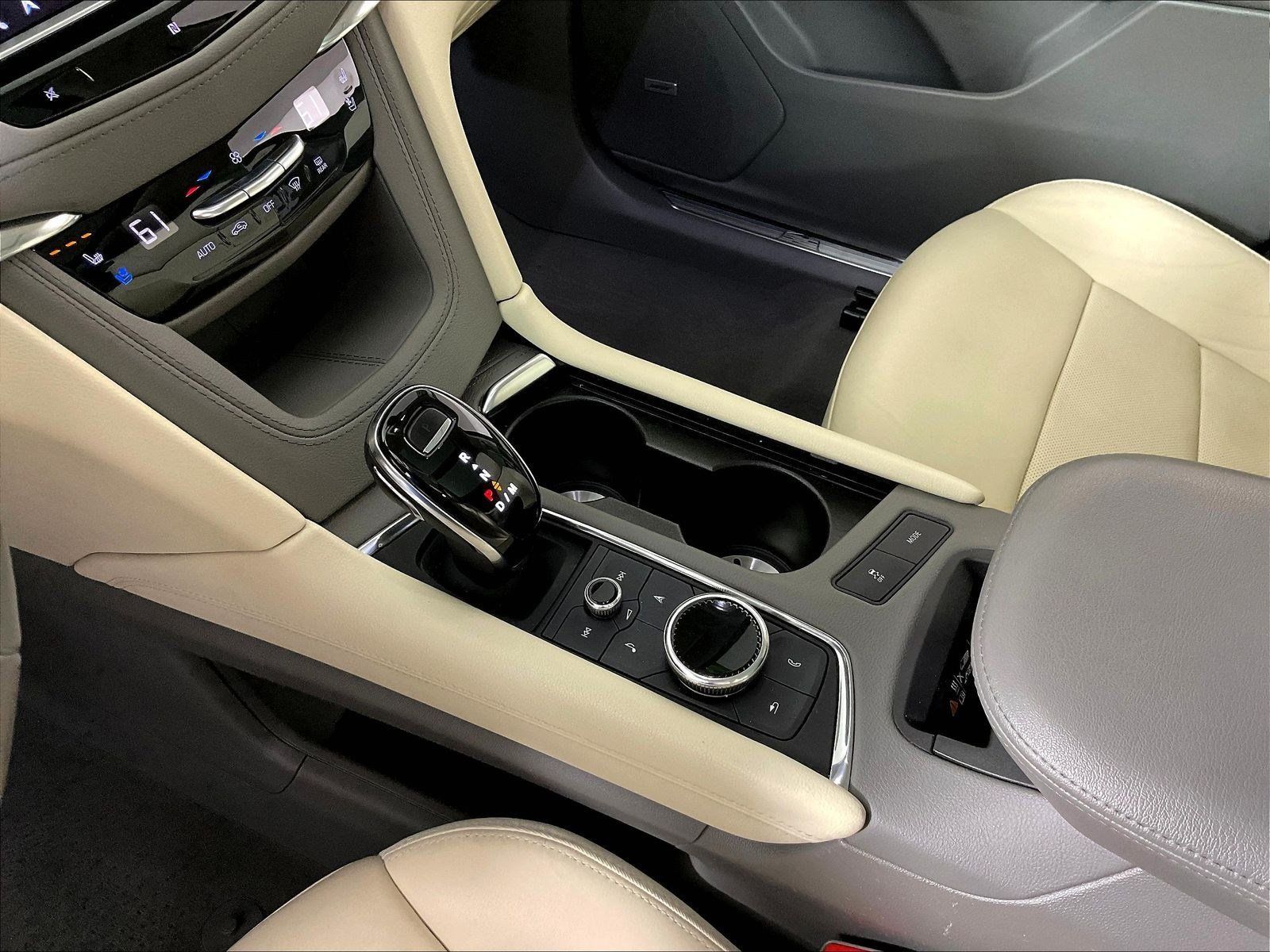 Used 2020 Cadillac XT5 Premium Luxury AWD/4WD image 18