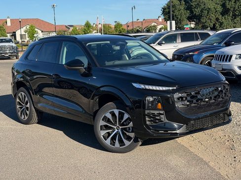 New 2026 Audi Q3 quattro 2.0T AWD/4WD image 3