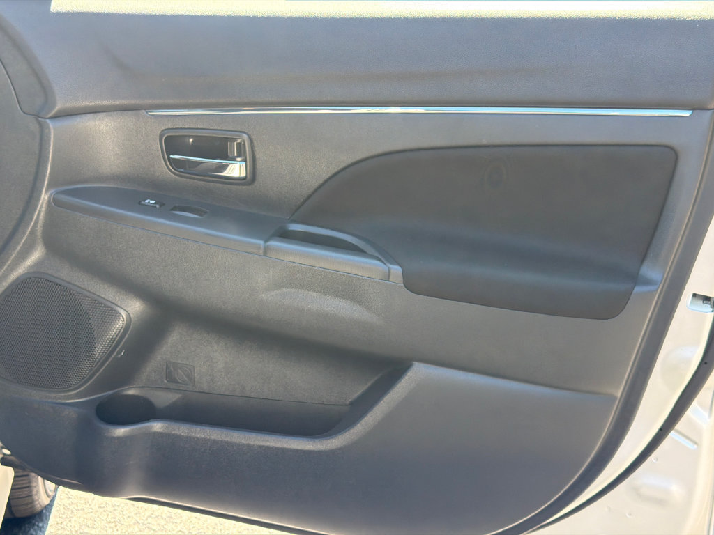 Used 2024 Mitsubishi Outlander Sport ES AWD/4WD image 16