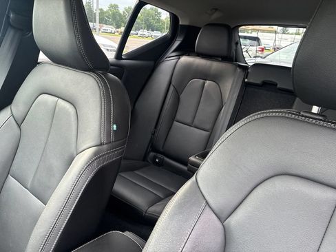 Certified 2024 Volvo XC40 B5 Plus w/ Protection Package Premier AWD/4WD image 10