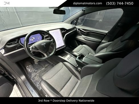 Used 2018 Tesla Model X 75D image 16