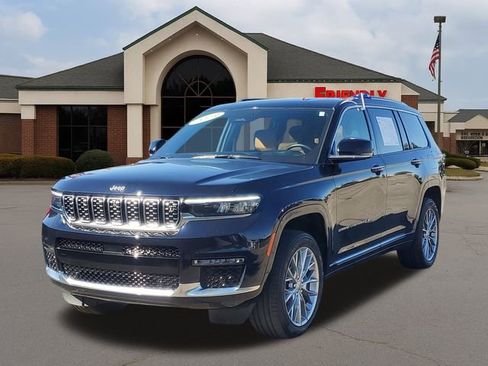Used 2023 Jeep Grand Cherokee L Summit w/ Advanced Protech Group IV image 2