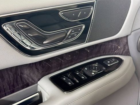 Used 2021 Lincoln Navigator Reserve AWD/4WD image 19