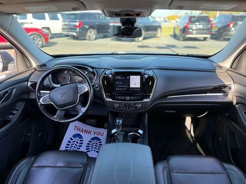 Used 2021 Chevrolet Traverse RS image 3