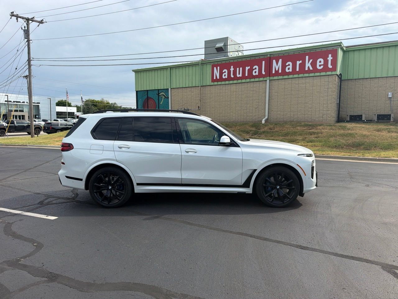 Used 2025 BMW X7 xDrive40i w/ Executive Package AWD/4WD image 2