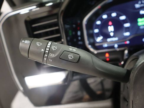 Used 2023 GMC Sierra 1500 SLT AWD/4WD image 31
