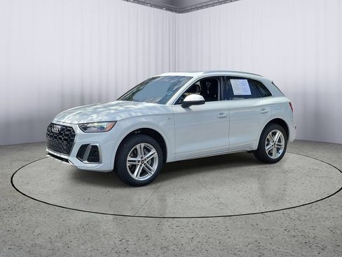 Used 2024 Audi Q5 e Premium Plus w/ Premium Plus Package AWD/4WD image 8