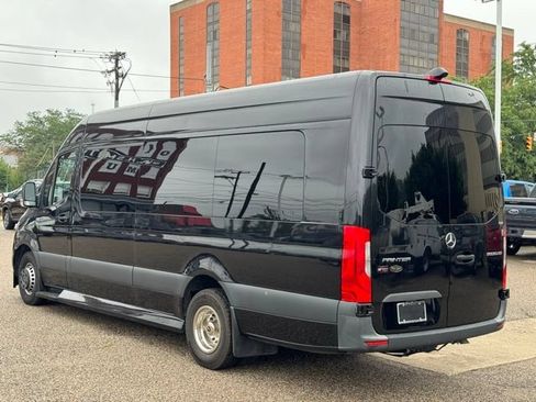 Used 2023 Mercedes-Benz Sprinter 3500 image 4