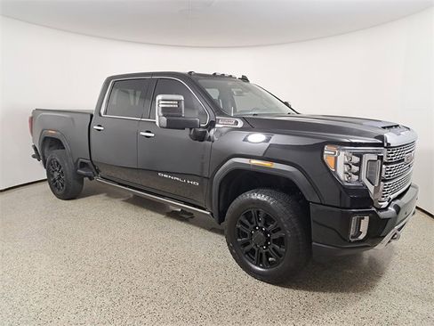 Used 2022 GMC Sierra 2500 Denali w/ Denali Black Diamond Edition image 4