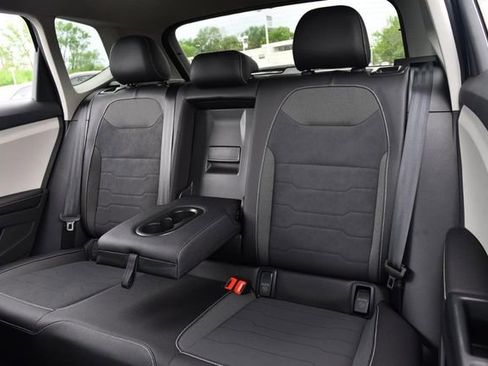 New 2026 Volkswagen Taos SE image 23