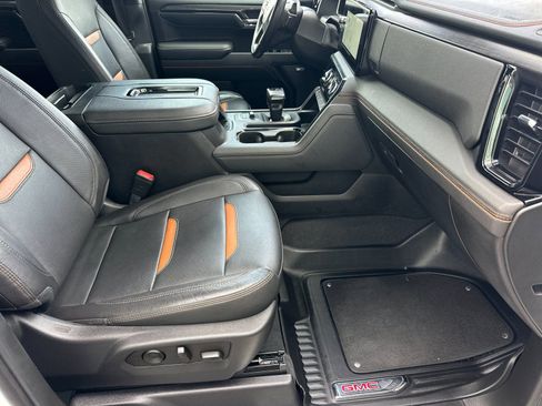 Used 2022 GMC Sierra 1500 AT4 w/ AT4 Preferred Package AWD/4WD image 14
